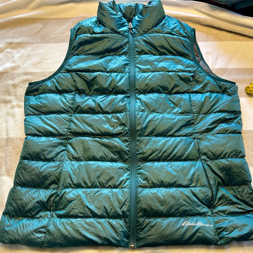 Gorgeous, lightweight teal Eddie Bauer down puffer vest, women’s xl